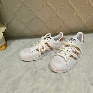 Womens sneakers